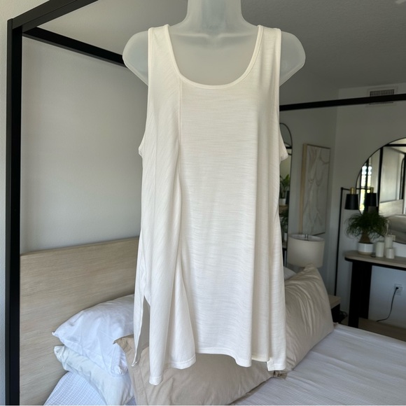 Athleta Relaxed Asymmetrical Drapey Split Hem Tank Tunic in Ivory, Large - Picture 4 of 11
